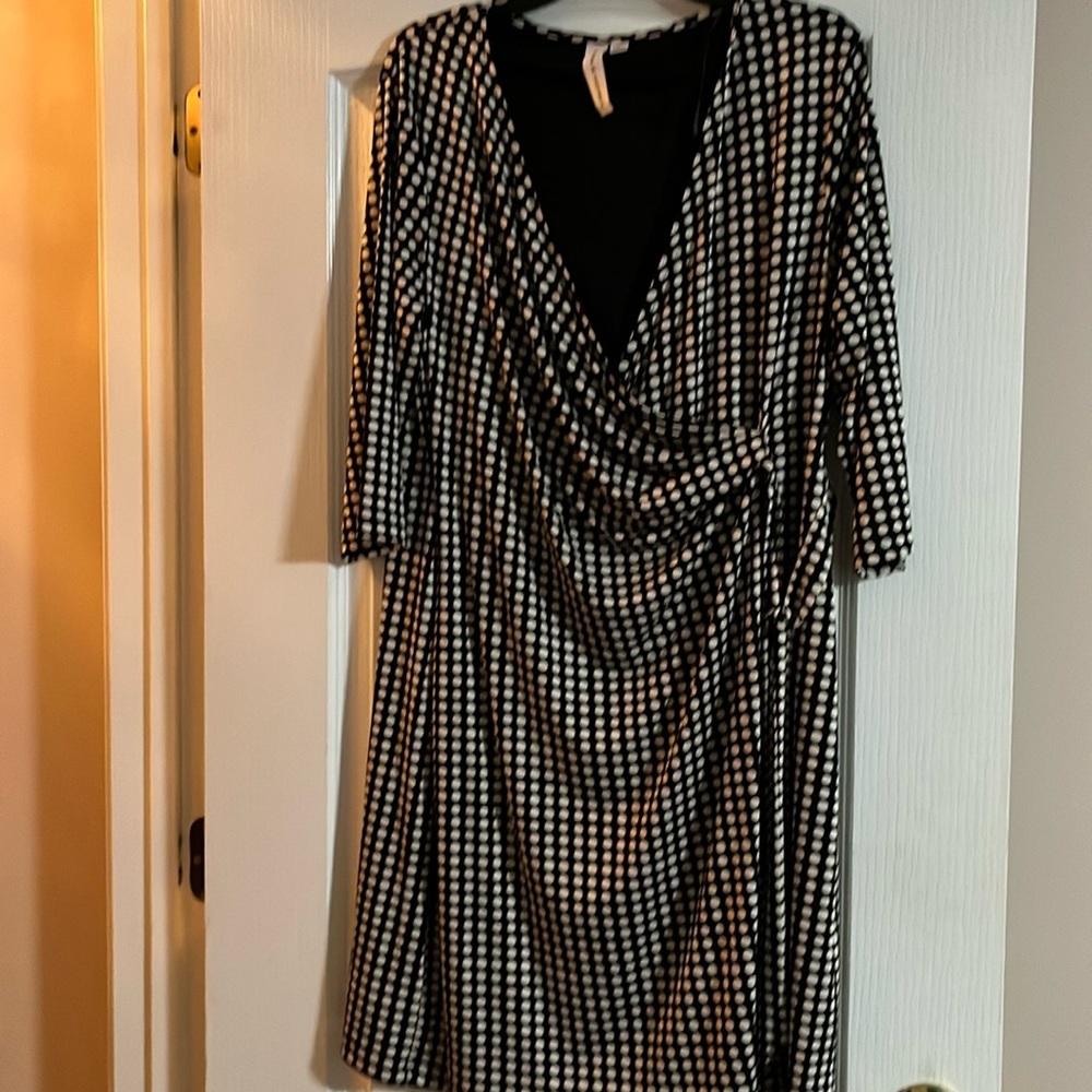 This dress Ties on the side